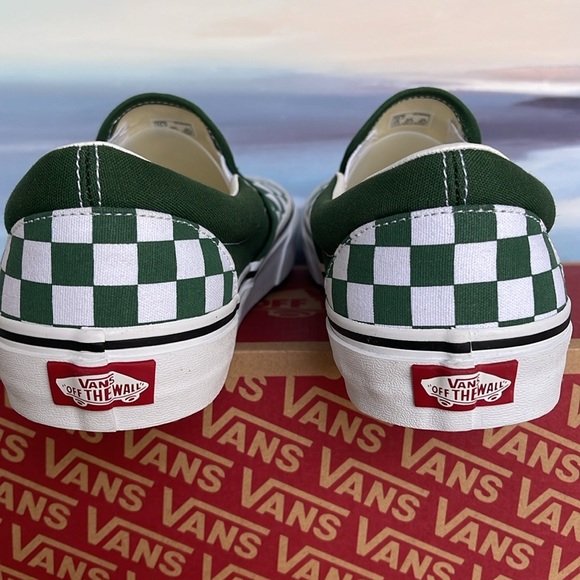 Vans Men’s Classic Slip-On
Color Theory Checkerboard
VN0A7Q5D6QU
Sneakers - Picture 14 of 16
